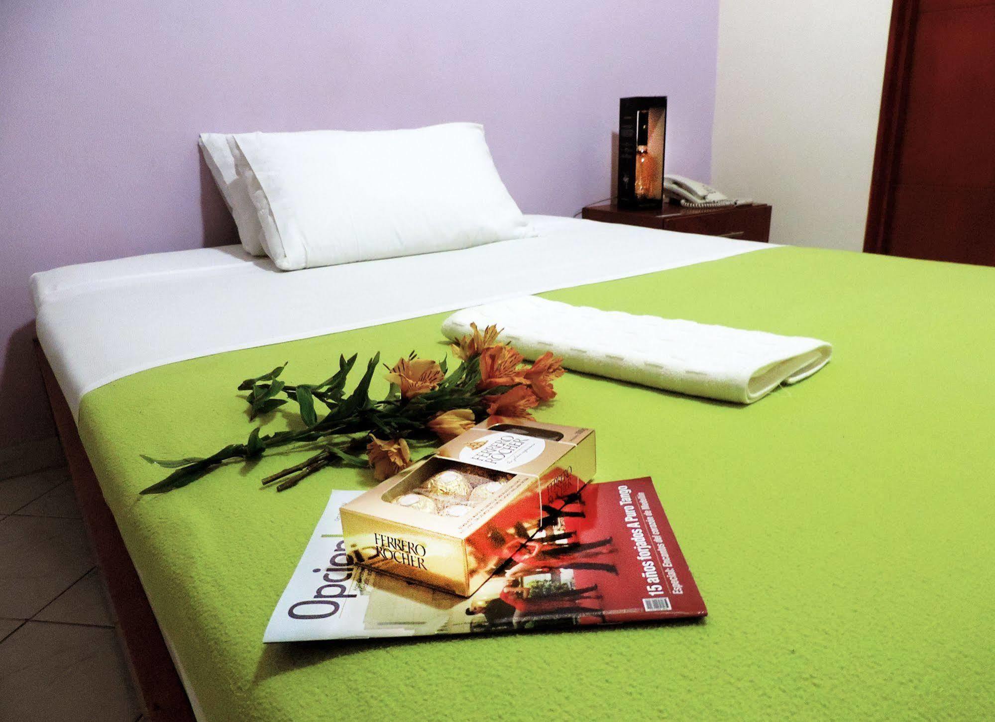 Casa Portico Hotel Medellin Ngoại thất bức ảnh