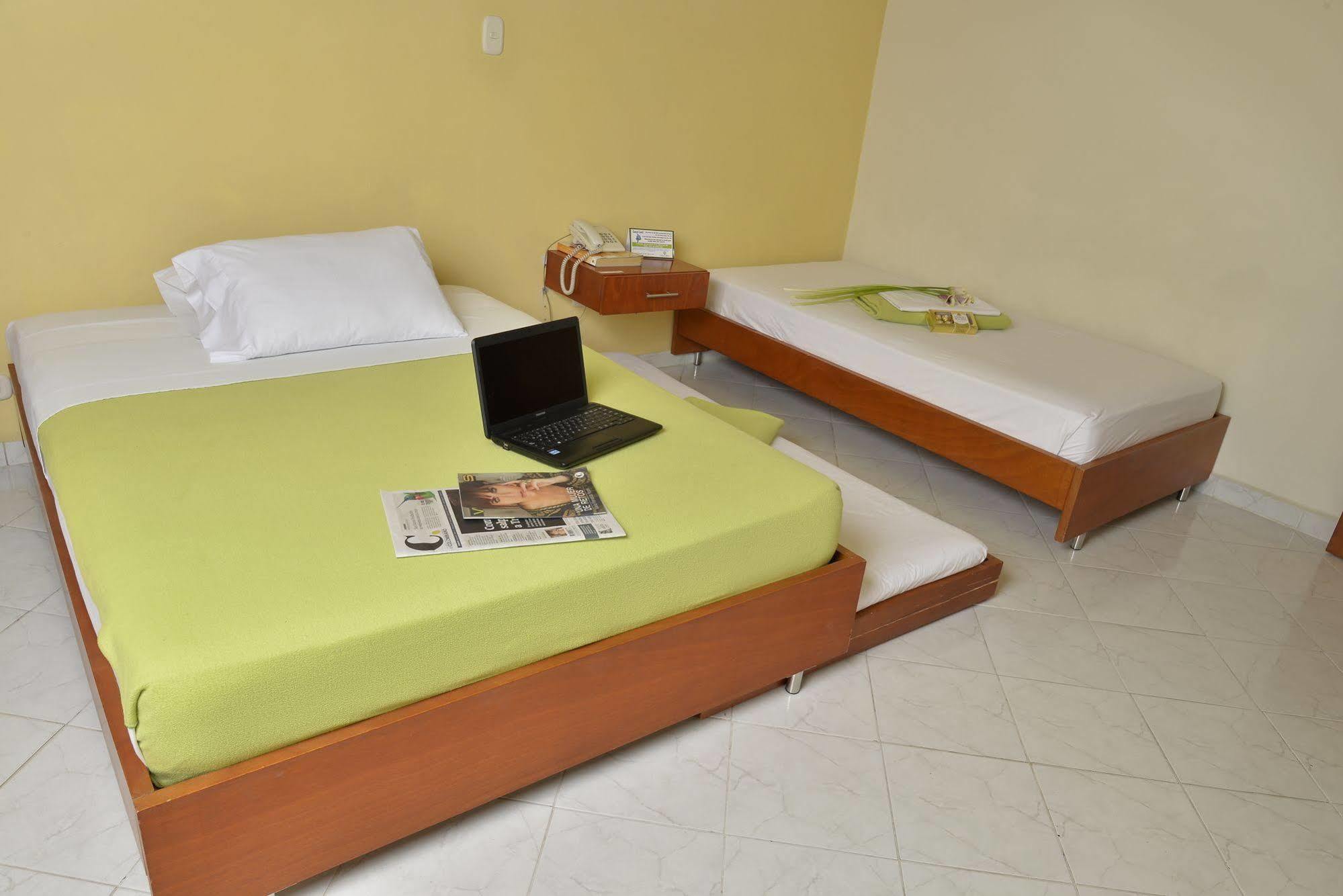 Casa Portico Hotel Medellin Ngoại thất bức ảnh